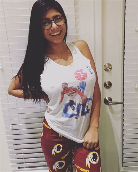 mia khalifa hot photos|@miakhalifa 